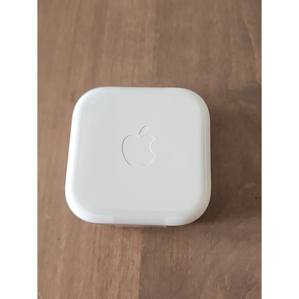 Apple Earbuds White Wired 3.5MM Jack Authentic‎